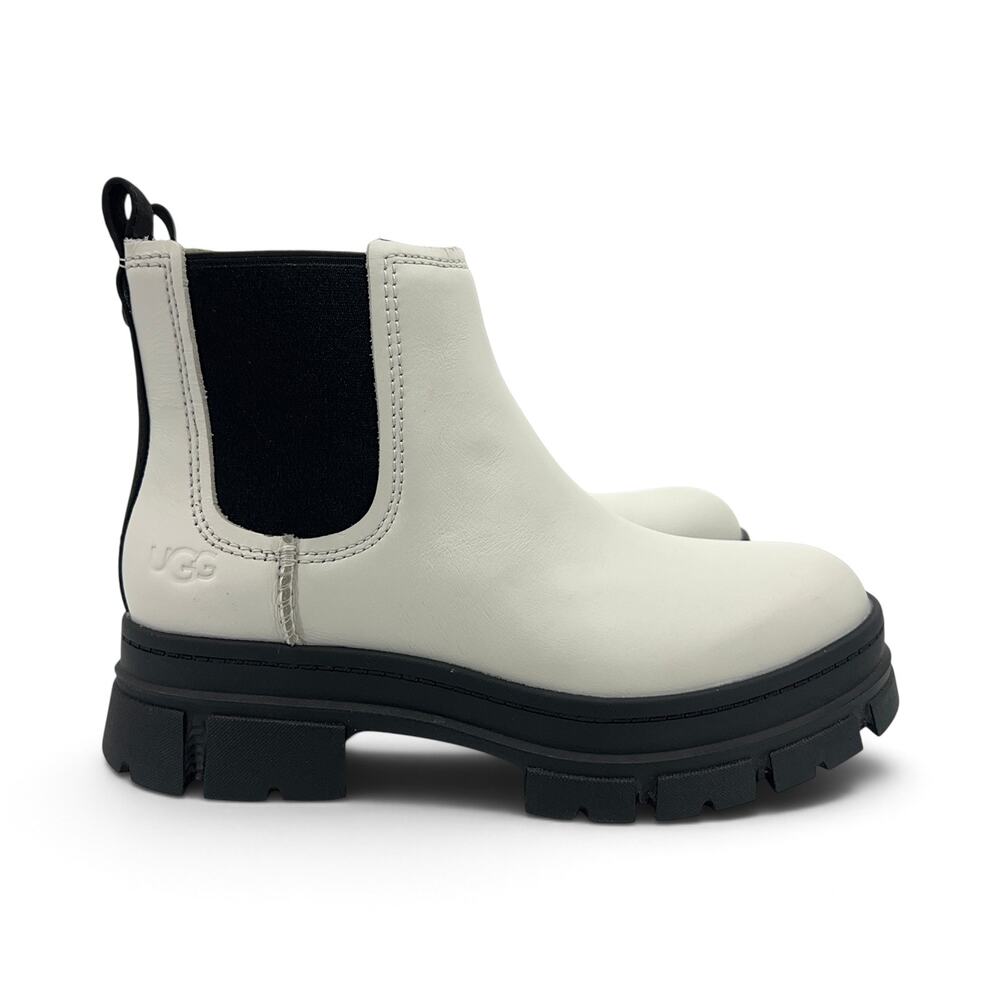 UGG Ashton Chelsea White Lug Sole Boot US 6